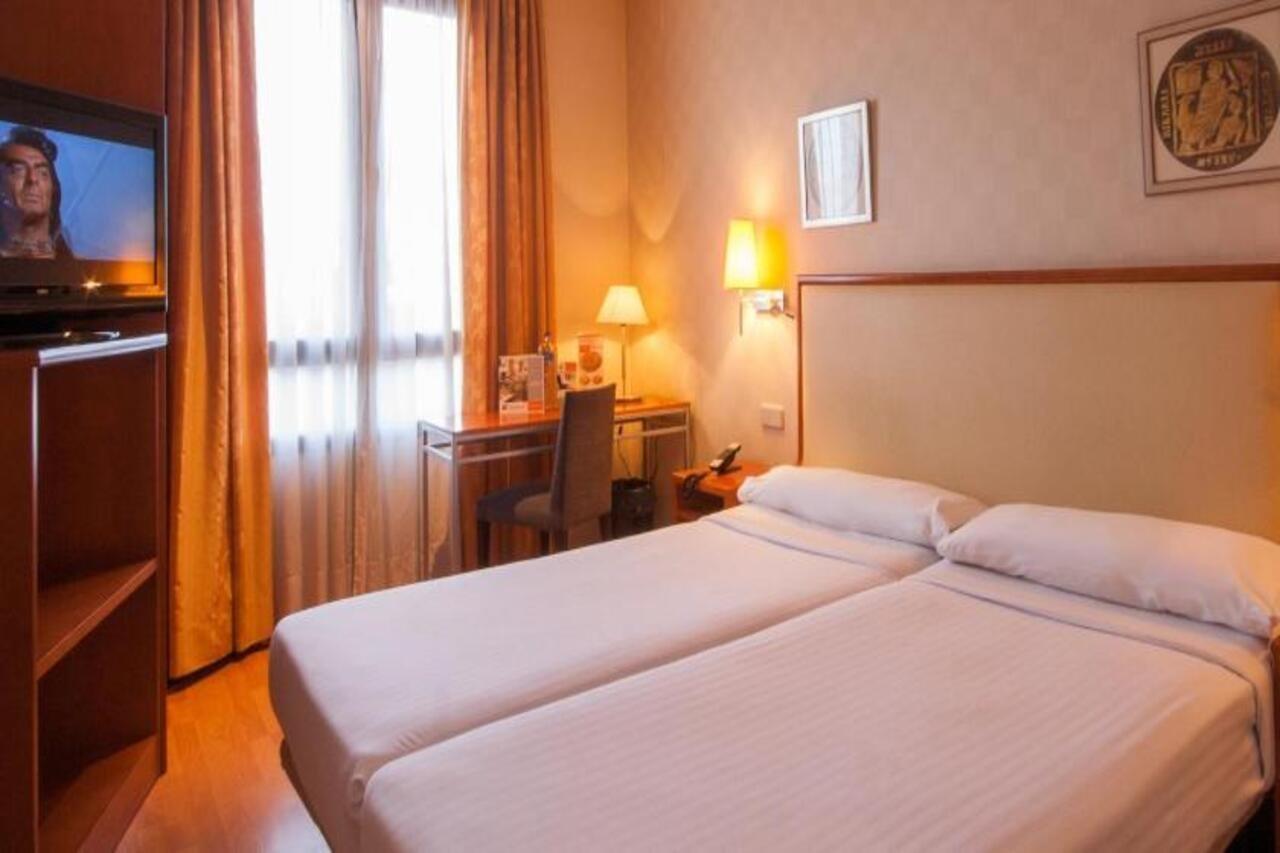 Hotel Th Boadilla Boadilla del Monte Zewnętrze zdjęcie