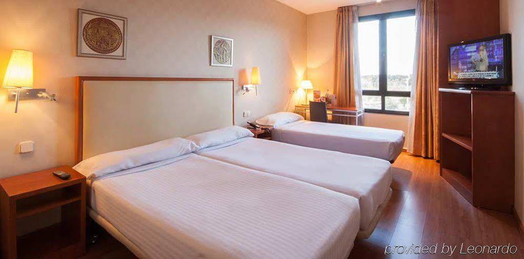 Hotel Th Boadilla Boadilla del Monte Zewnętrze zdjęcie